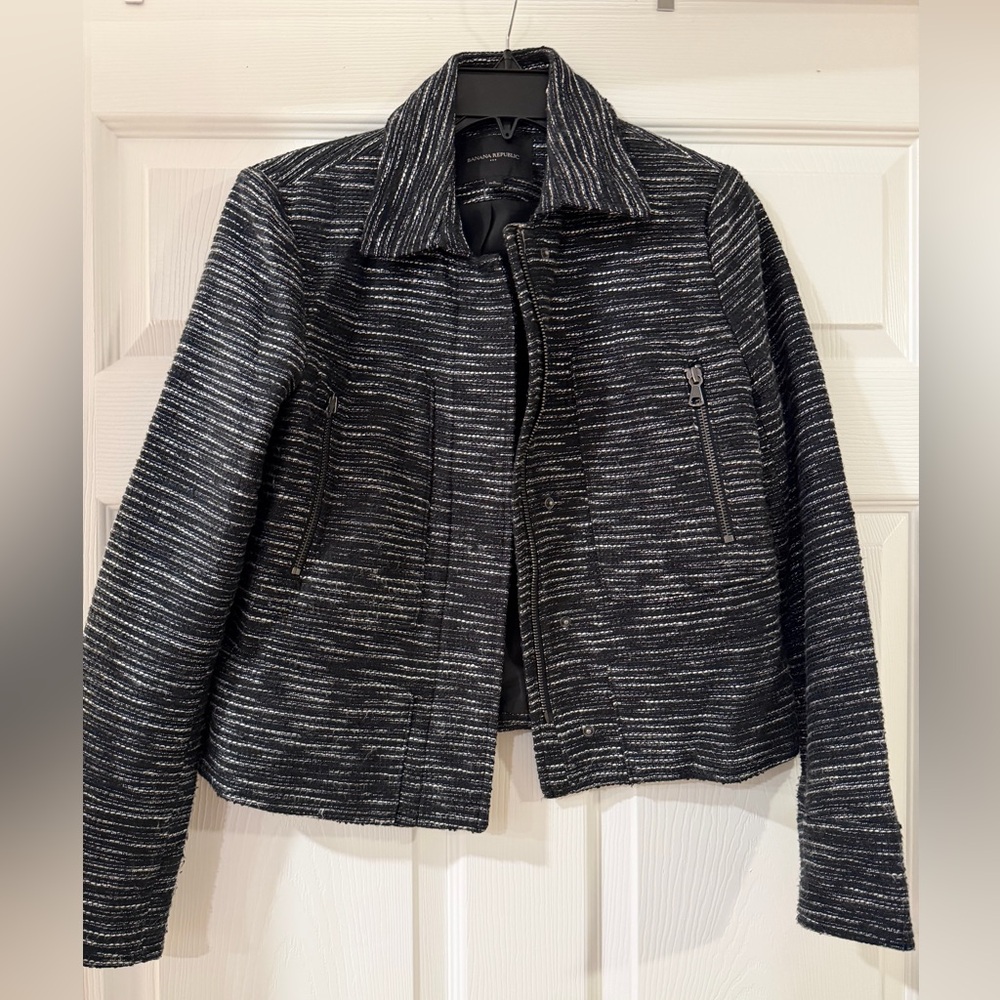 Banana Republic Women's Black and White Jacket